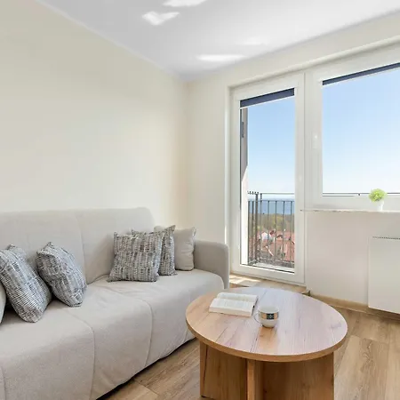 Bright & Modern With Balcony And Seaview By Renters *