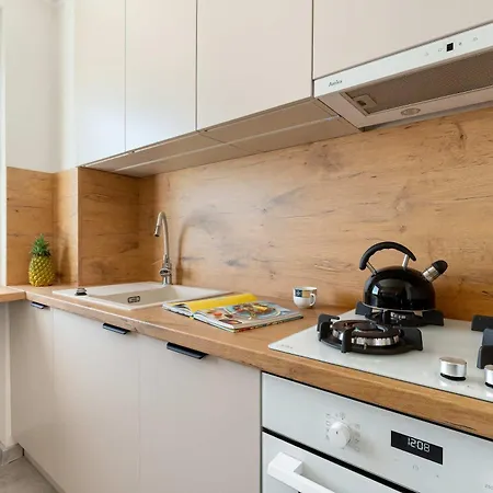 Bright & Modern With Balcony And Seaview By Renters 公寓 *