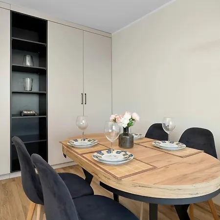 Bright & Modern With Balcony And Seaview By Renters 公寓